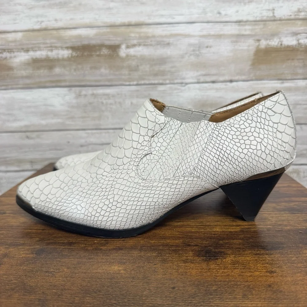 Joie Women's Baler Ankle Bootie Shoe Size 36 US 6